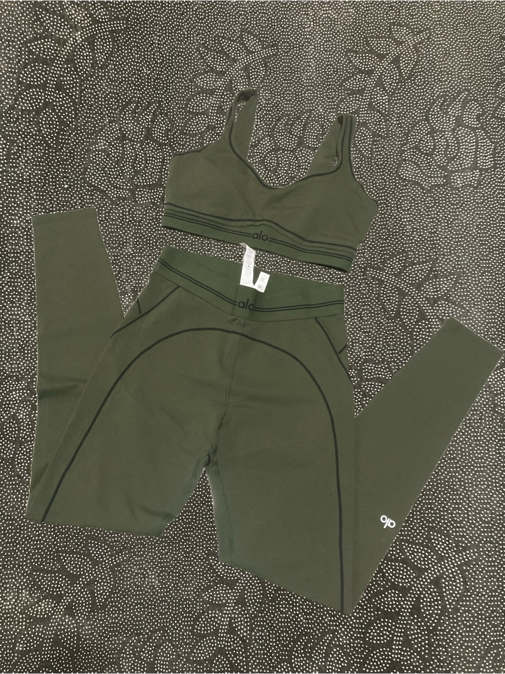 ALO Yoga Olive Green Sports Bra & High-Waist Leggings Set